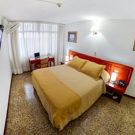 Hotel Villavicencio Plaza Eksteriør billede
