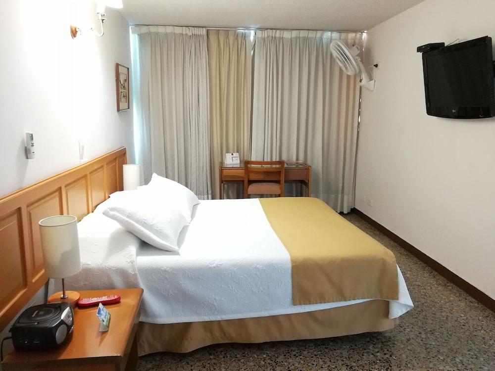 Hotel Villavicencio Plaza Eksteriør billede