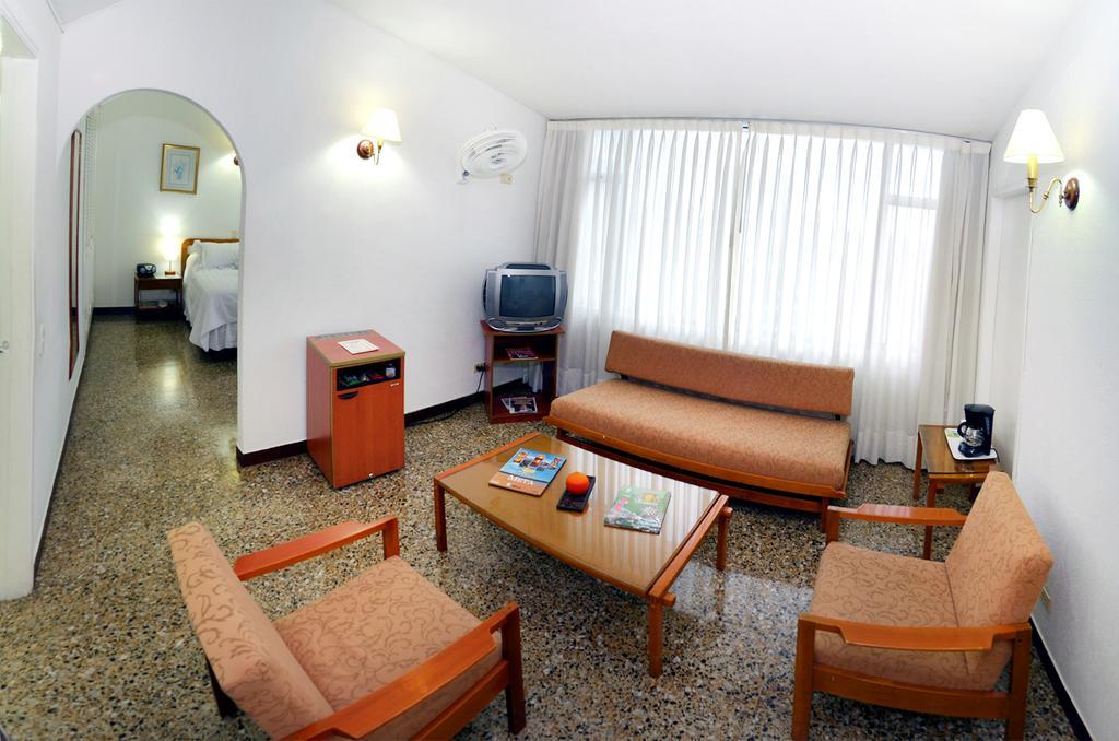 Hotel Villavicencio Plaza Eksteriør billede