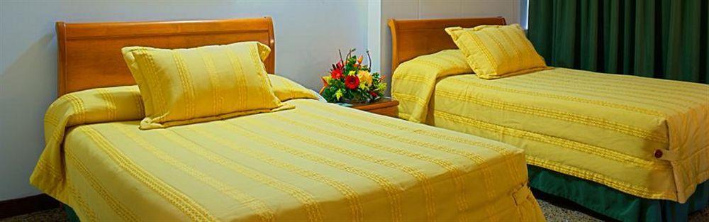 Hotel Villavicencio Plaza Eksteriør billede