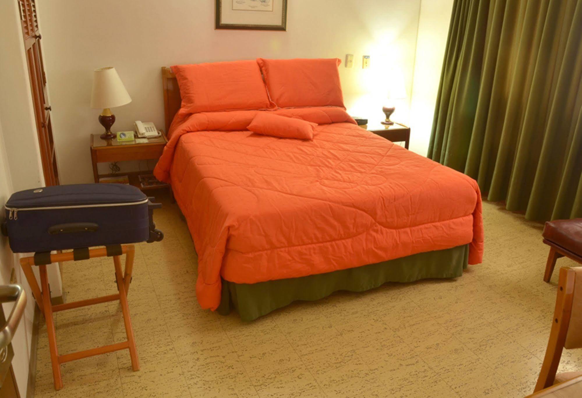 Hotel Villavicencio Plaza Eksteriør billede
