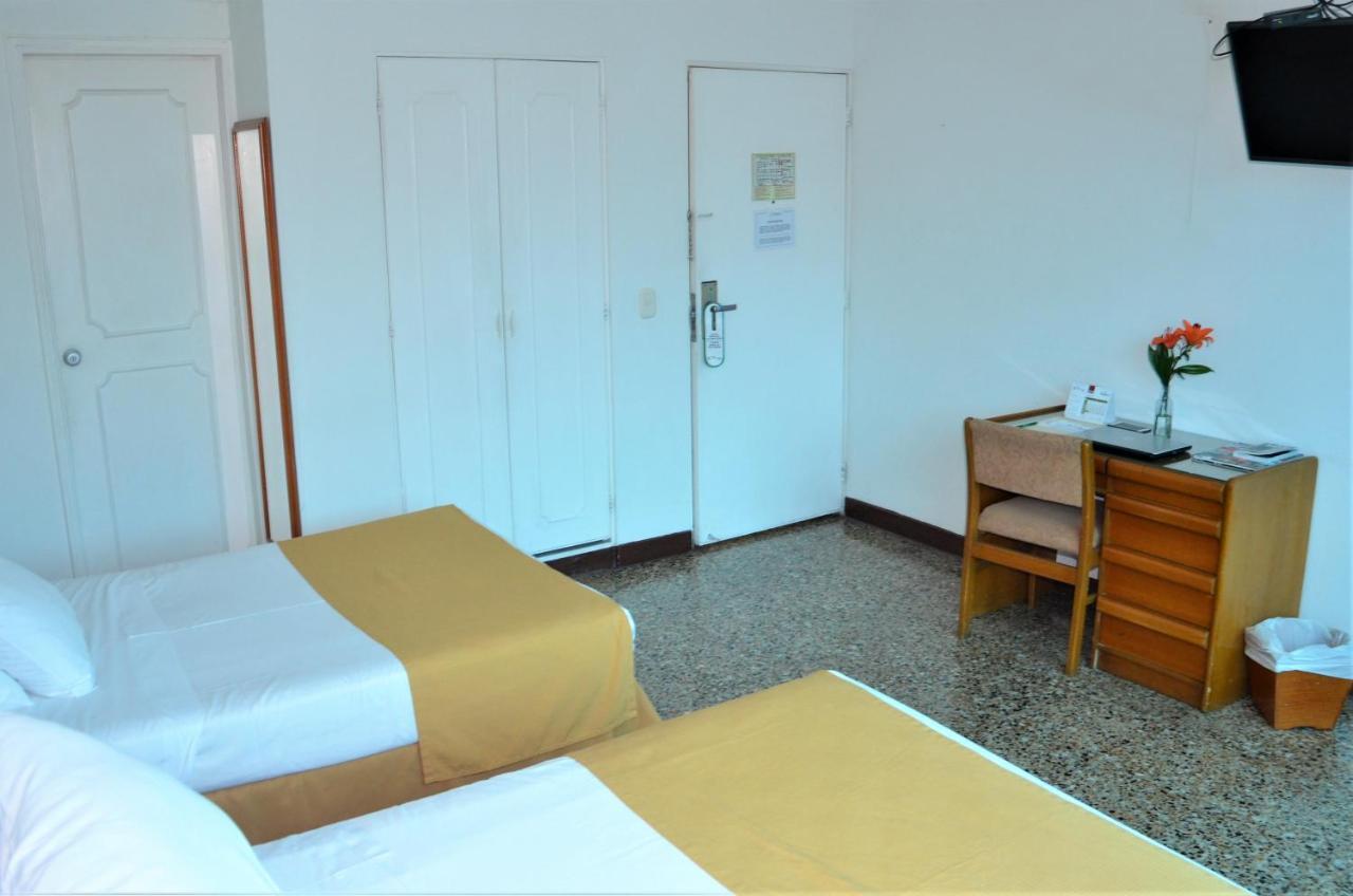 Hotel Villavicencio Plaza Eksteriør billede