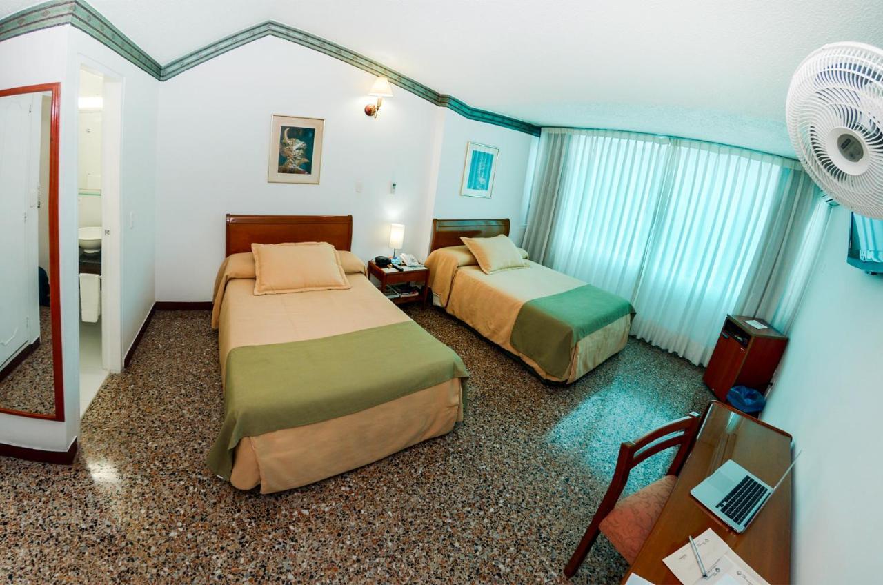 Hotel Villavicencio Plaza Eksteriør billede